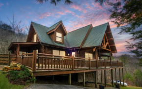 Spacious and Cozy 4BR Sleeps 12 Gameroom Hot Tub FREE Attraction Tickets